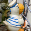 Prachtige handgeschilderde vissende pelikaanfamilie in matrozenpak – Charming hand-painted pelican family in sailor outfits – 20th C