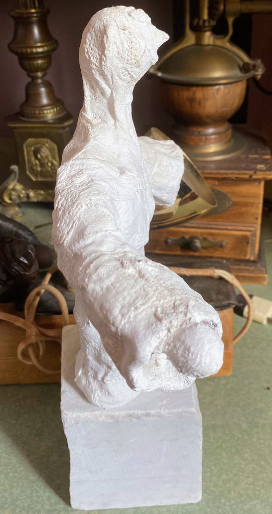 Charming naïve plaster gauze sculptures of playful figures – 20th C (14) Prachtige naïeve gipsgaas sculpturen van twee speelse figuren – Charming naïve plaster gauze sculptures of playful figures – 20th C