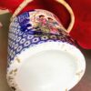 Chinese vintage Famille rose porseleinen theepot met poëzie en schoonheden | Chinese Famille Rose porcelain teapot with poetry & beauties – 20th century