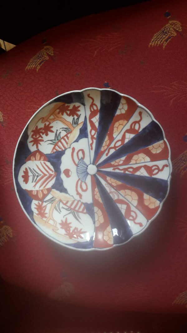 Chinese Imari dish – Mao period, hand‑painted porcelain (c. 1950) (11) Chinese Imari schotel – Mao‑periode, handbeschilderd porselein | Chinese Imari dish – Mao period, hand‑painted porcelain (c. 1950)