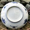 Chinese Imari dish – Mao period, hand‑painted porcelain (c. 1950) (6) Chinese Imari schotel – Mao‑periode, handbeschilderd porselein | Chinese Imari dish – Mao period, hand‑painted porcelain (c. 1950)