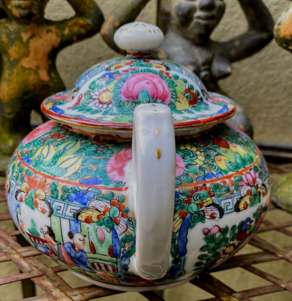 Chinese Rose Canton export porcelain sugar pot – Medallions & floral décor, Qing dynasty, late 19th century (10)_resultaat Chinees export Rose Canton porseleinen suikerpot – Medaillons en bloemen, Ch’ing‑dynastie | Chinese Rose Canton export porcelain sugar pot – Medallions & floral décor, Qing dynasty, late 19th century