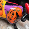 Vintage veelkleurig keramisch stierenbeeld met Halloweenmotieven – Colourful ceramic bull sculpture with Halloween motifs – ca. 2000
