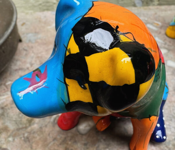 Veelkleurig keramisch lappendeken-varken in Miró-stijl – Colourful patchwork ceramic pig in Miró style – ca. 2000