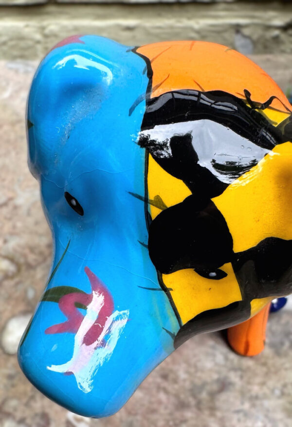Veelkleurig keramisch lappendeken-varken in Miró-stijl – Colourful patchwork ceramic pig in Miró style – ca. 2000