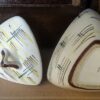 Decorative triangular ceramic lidded pot – Vintage sugar jar (2) Decoratief keramisch driehoekig potje met deksel – Vintage suikerpotje | Decorative triangular ceramic lidded pot – Vintage sugar jar