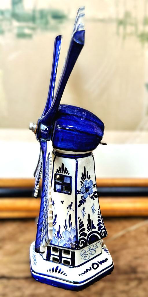 Electric Delft Blue windmill with rotating sails – 1950s (2) Elektrische Delfts blauwe windmolen – Electric Delft Blue windmill with rotating sails – 1950s