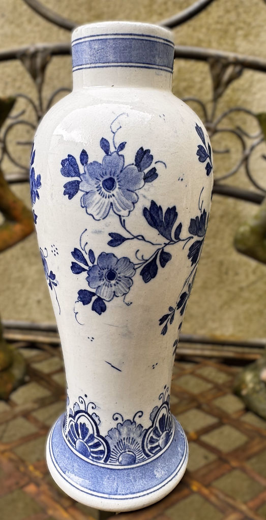 Elegant Delft Blue vase with windmill motif – ca. 1900 (11) Elegante Delfts Blauwe vaas met windmolenmotief – Elegant Delft Blue vase with windmill motif – ca. 1900
