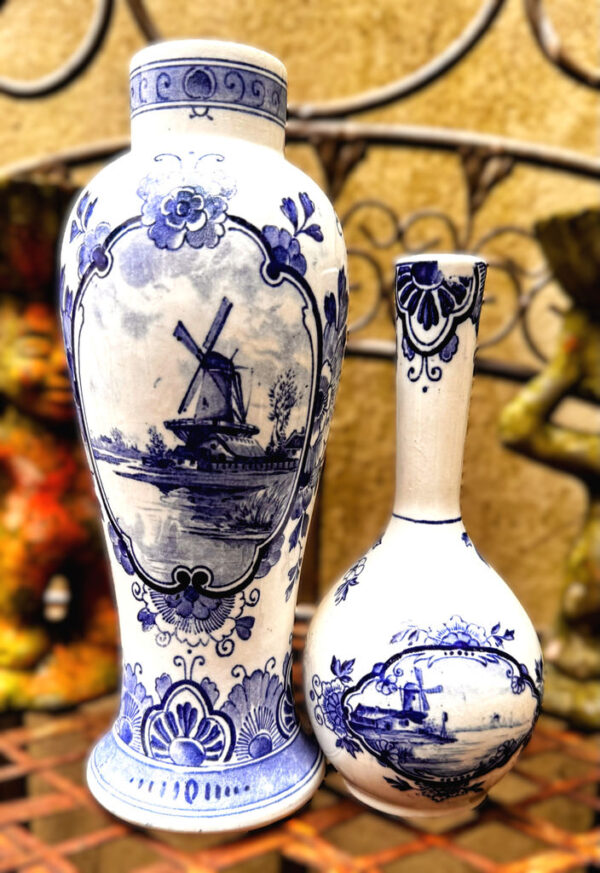 Elegant Delft Blue vase with windmill motif – ca. 1900 (4) Elegante Delfts Blauwe vaas met windmolenmotief – Elegant Delft Blue vase with windmill motif – ca. 1900