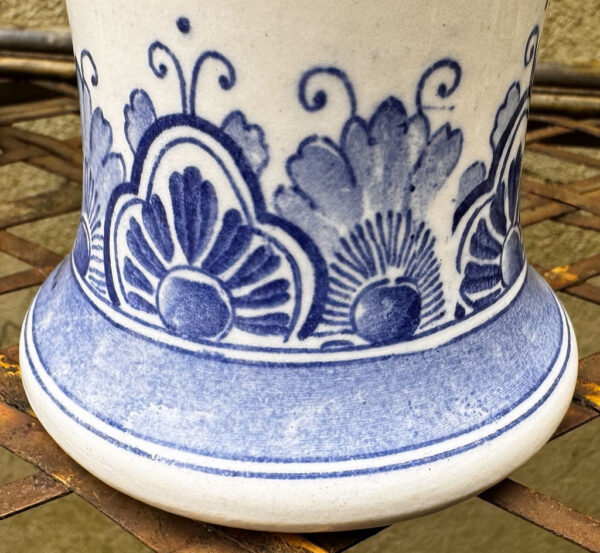 Elegant Delft Blue vase with windmill motif – ca. 1900 (6) Elegante Delfts Blauwe vaas met windmolenmotief – Elegant Delft Blue vase with windmill motif – ca. 1900