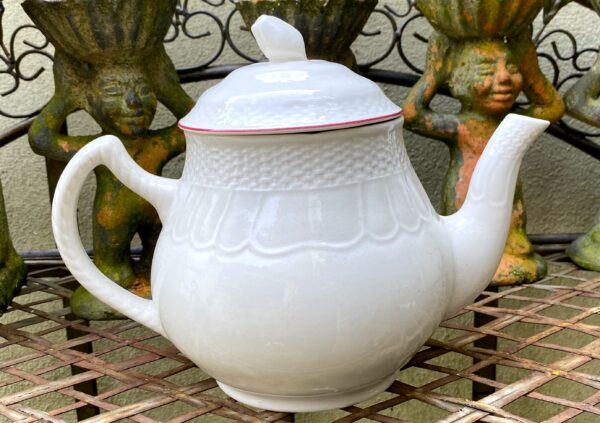 Elegant Teapot – Manufacture Royale de La Louvière Boch Belgium, c.1970 (12) Prachtige Theepot – Manufacture Royale de La Louvière Boch Belgium | Elegant Teapot – Manufacture Royale de La Louvière Boch Belgium, c.1970