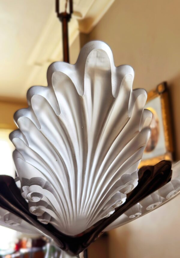 Exclusieve Franse Art Deco Kroonluchter – 5 Gesatineerde Schalen | Exclusive French Art Deco chandelier – 5 satin‑glass bowls, 1930