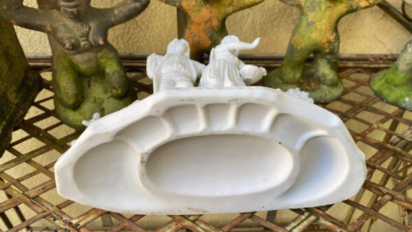 Prachtige Duitse bisque jardinière met kinderen en duiven – Exquisite German bisque jardinière with children and doves – ca. 1900