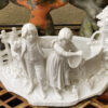 Prachtige Duitse bisque jardinière met kinderen en duiven – Exquisite German bisque jardinière with children and doves – ca. 1900