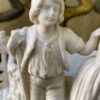 Prachtige Duitse bisque jardinière met kinderen en duiven – Exquisite German bisque jardinière with children and doves – ca. 1900