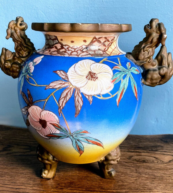 Prachtige Satsuma vaas met Foo Dog handvaten – Exquisite Satsuma vase with Foo Dog handles – ca. 1900
