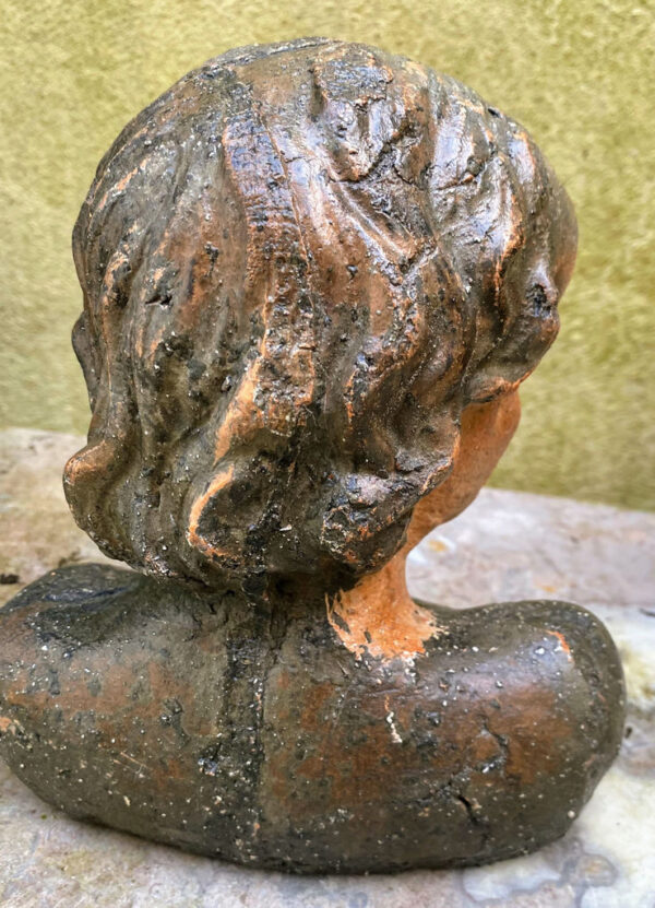 Prachtige gestileerde buste van kinderhoofdje – Exquisite stylized child bust in stoneware – Renaissance style
