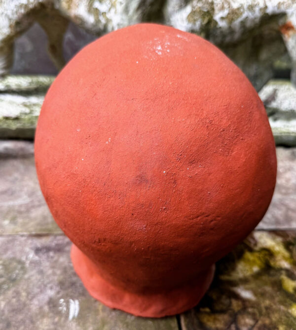 Prachtige terracotta hoofdsculptuur in Kinart-stijl – Exquisite terracotta head sculpture in Kinart style – 20th C