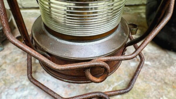 Extreem zeldzame originele koperen nautische scheepslamp Tavernier Oostende | Extremely rare original copper nautical ship lamp Tavernier Ostend – 1970s