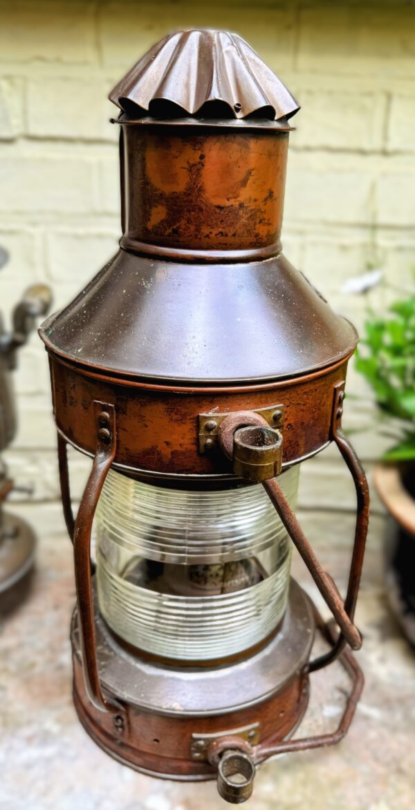 Extreem zeldzame originele koperen nautische scheepslamp Tavernier Oostende | Extremely rare original copper nautical ship lamp Tavernier Ostend – 1970s