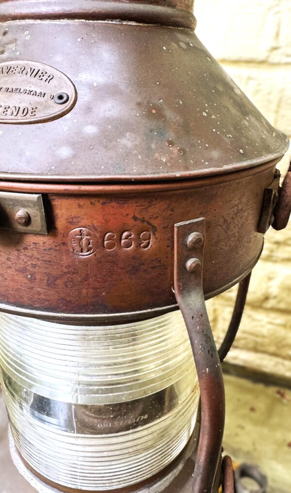 Extreem zeldzame originele koperen nautische scheepslamp Tavernier Oostende | Extremely rare original copper nautical ship lamp Tavernier Ostend – 1970s