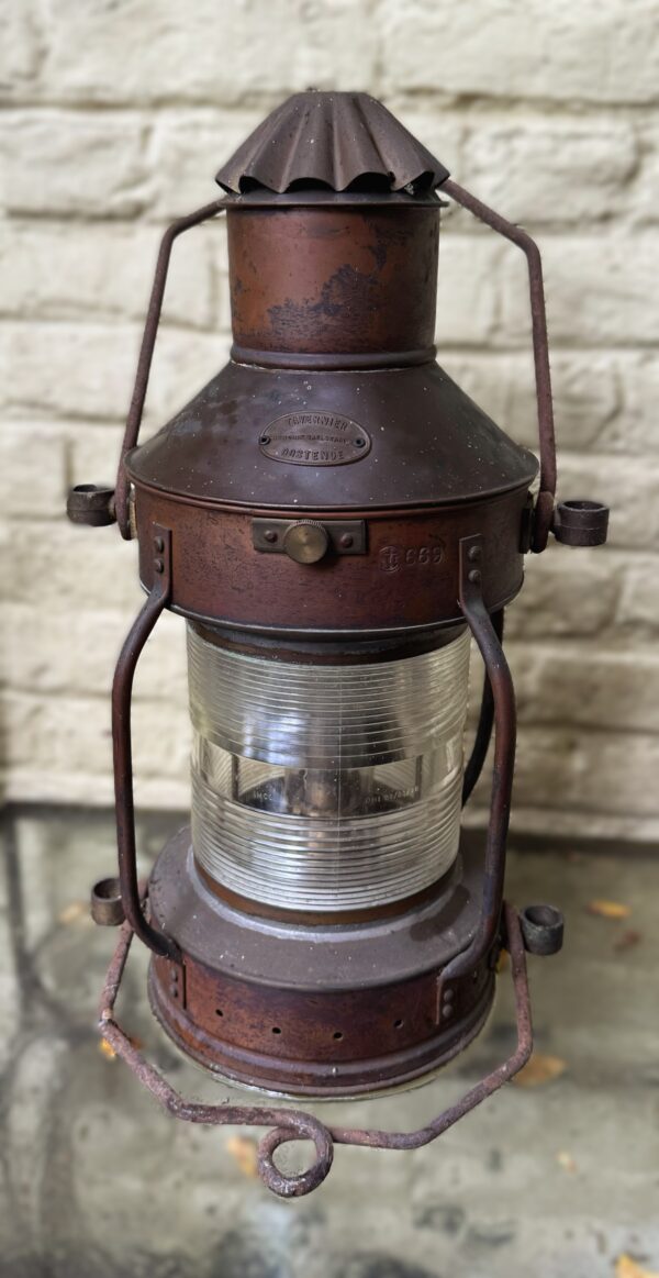 Extreem zeldzame originele koperen nautische scheepslamp Tavernier Oostende | Extremely rare original copper nautical ship lamp Tavernier Ostend – 1970s