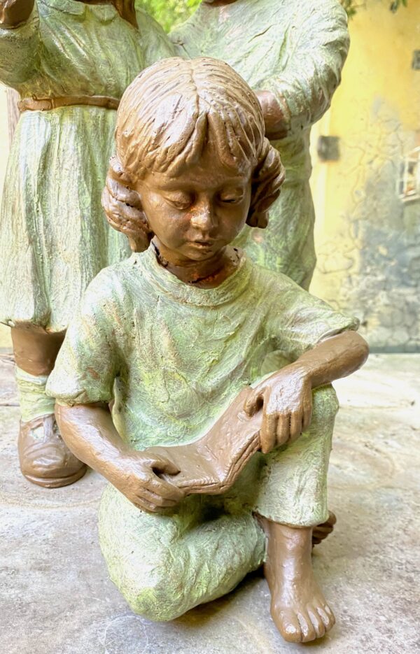 Geert Kunen reading girl sculpture c.1990 (1) Geert Kunen lezend meisje sculptuur | Geert Kunen reading girl sculpture c.1990