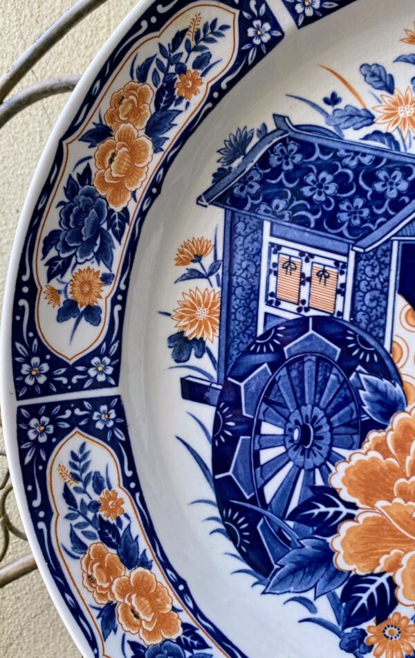 Japanese Decorative Plate “Gosho‑Guruma” – Hand‑Painted & Authentic (10) Japans Sierbord “Gosho‑Guruma” | Japanese Decorative Plate “Gosho‑Guruma” – Hand‑Painted & Authentic