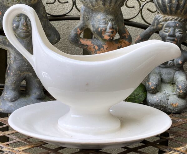 Old sauce boat with underplate – Nimy Lez Mons (c.1921–1951) (1) Oude sauskom met onderplaat | Old sauce boat with underplate – Nimy Lez Mons (c.1921–1951)