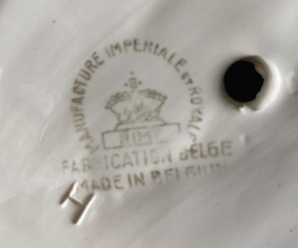 Old sauce boat with underplate – Nimy Lez Mons (c.1921–1951) (4) Oude sauskom met onderplaat | Old sauce boat with underplate – Nimy Lez Mons (c.1921–1951)