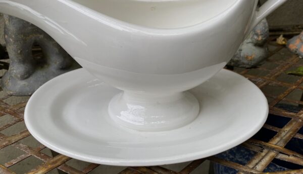 Old sauce boat with underplate – Nimy Lez Mons (c.1921–1951) (7) Oude sauskom met onderplaat | Old sauce boat with underplate – Nimy Lez Mons (c.1921–1951)