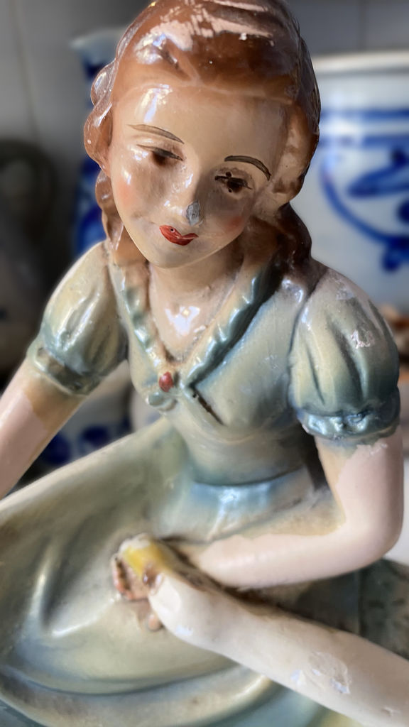Origineel Art Nouveau sculptuur Vrouw met zwaan – Original Art Nouveau sculpture Woman with Swan – ca. 1900
