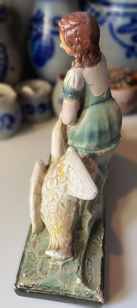 Origineel Art Nouveau sculptuur Vrouw met zwaan – Original Art Nouveau sculpture Woman with Swan – ca. 1900