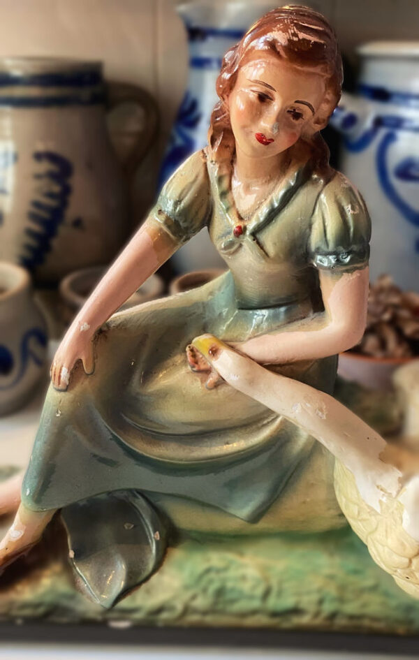 Origineel Art Nouveau sculptuur Vrouw met zwaan – Original Art Nouveau sculpture Woman with Swan – ca. 1900