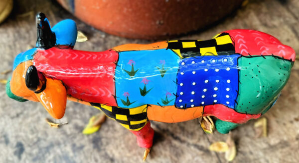 Pop Art patchwork cow sculpture – inspired by Joan Miró, ca. 1980 (11) Prachtige Pop Art koe in lappendekenstijl – Exquisite Pop Art patchwork cow sculpture – ca. 1980