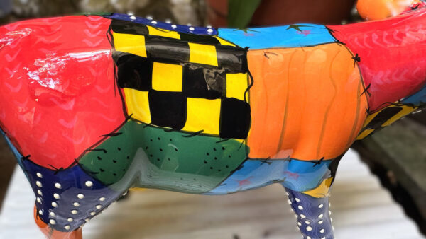 Pop Art patchwork cow sculpture – inspired by Joan Miró, ca. 1980 (15) Prachtige Pop Art koe in lappendekenstijl – Exquisite Pop Art patchwork cow sculpture – ca. 1980