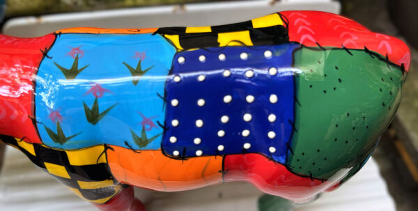 Pop Art patchwork cow sculpture – inspired by Joan Miró, ca. 1980 (3) Prachtige Pop Art koe in lappendekenstijl – Exquisite Pop Art patchwork cow sculpture – ca. 1980
