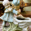 Romantisch vintage cache-pot beeld met meisje en jongen – Romantic vintage cache-pot figure with girl and boy – 1920s
