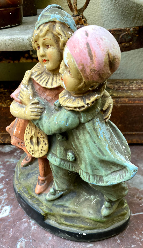 Romantisch vintage cache-pot beeld met meisje en jongen – Romantic vintage cache-pot figure with girl and boy – 1920s
