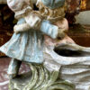 Romantisch vintage cache-pot beeld met meisje en jongen – Romantic vintage cache-pot figure with girl and boy – 1920s