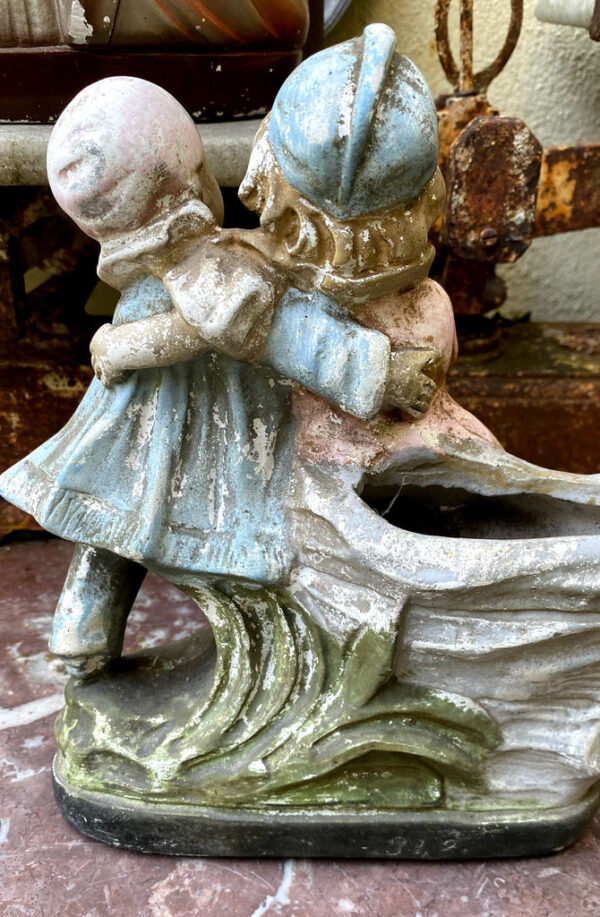 Romantisch vintage cache-pot beeld met meisje en jongen – Romantic vintage cache-pot figure with girl and boy – 1920s
