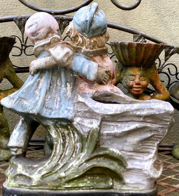 Romantisch vintage cache-pot beeld met meisje en jongen – Romantic vintage cache-pot figure with girl and boy – 1920s