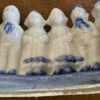 Small Delft Blue figurine with milkmaids and boys – ca. 1920 (11) Klein Delfts blauw beeldje met melkmeisjes en jongens – Small Delft Blue figurine with milkmaids and boys – ca. 1920