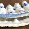 Small Delft Blue figurine with milkmaids and boys – ca. 1920 (3) Klein Delfts blauw beeldje met melkmeisjes en jongens – Small Delft Blue figurine with milkmaids and boys – ca. 1920