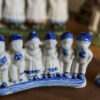 Small Delft Blue figurine with milkmaids and boys – ca. 1920 (9) Klein Delfts blauw beeldje met melkmeisjes en jongens – Small Delft Blue figurine with milkmaids and boys – ca. 1920