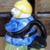 Unieke keramieken drinkpot met Oosterse brandweerman – Unique ceramic drinking vessel with Oriental firefighter – 20th century