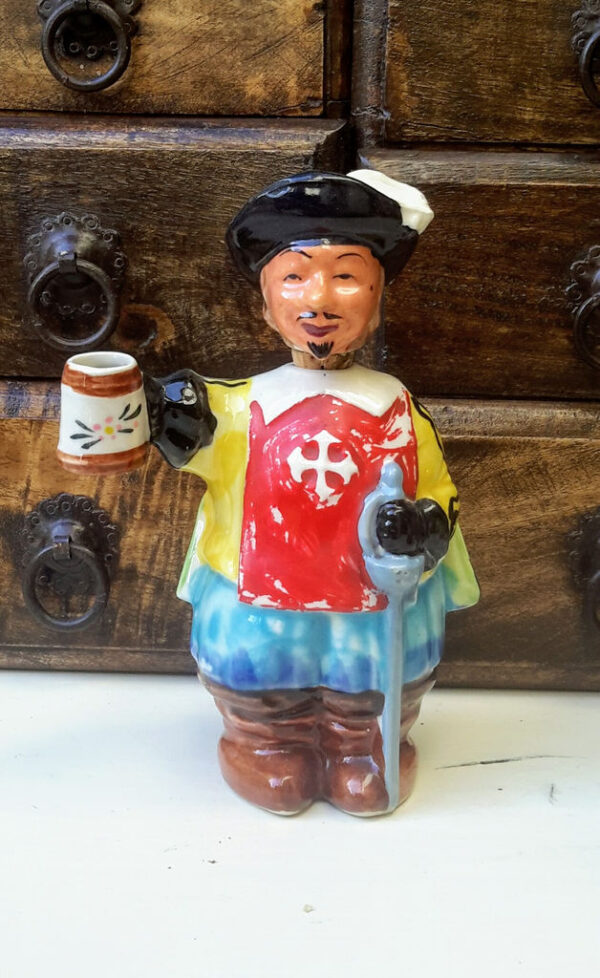 Vintage porcelain musketeer decanters – 1950s (7) Vintage porseleinen musketier decanters – Vintage porcelain musketeer decanters – 1950s