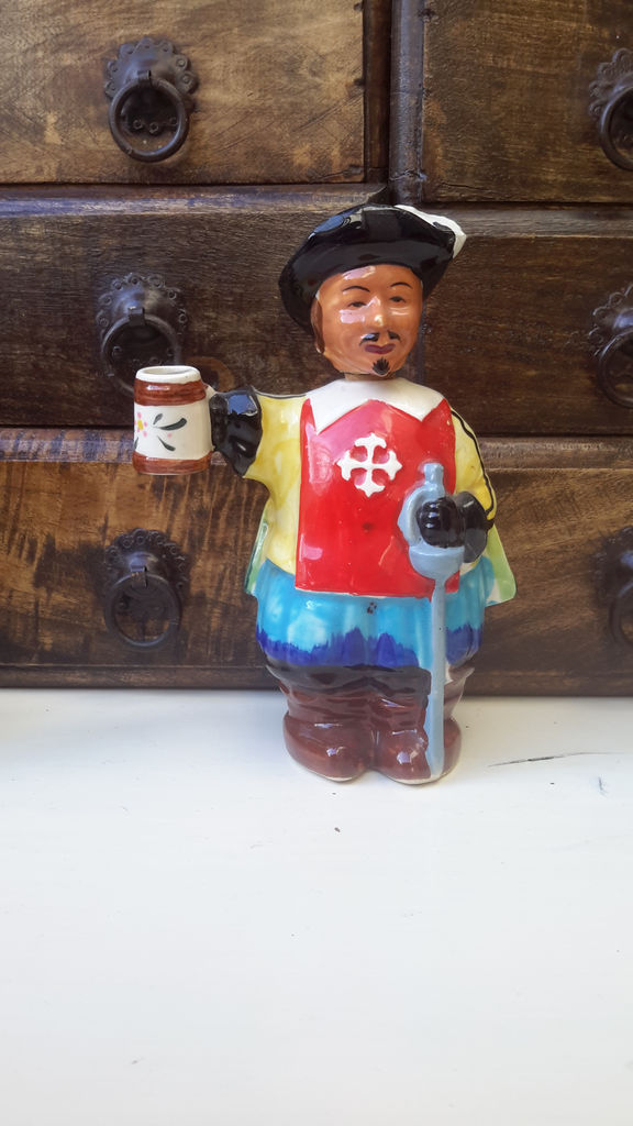 Vintage porcelain musketeer decanters – 1950s (8) Vintage porseleinen musketier decanters – Vintage porcelain musketeer decanters – 1950s