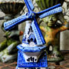 Vintage windmolen in Delfts blauw en wit keramiek, handgeschilderd in Holland (1)_resultaat Vintage Delfts blauwe windmolen met beweegbare wieken – Vintage Delft Blue windmill with movable sails – 1950s–1960s